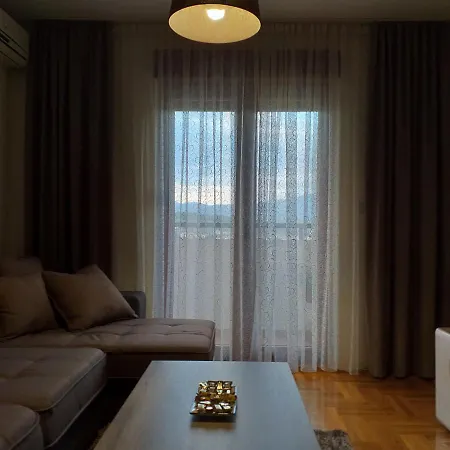 Aphrodite Apartment *