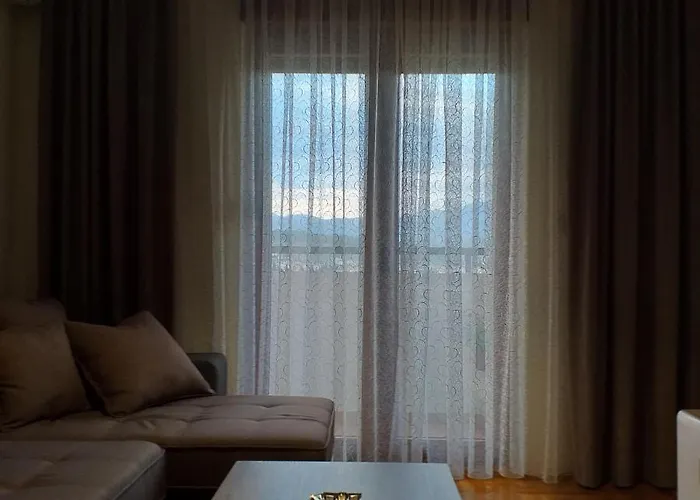 Aphrodite Apartment *